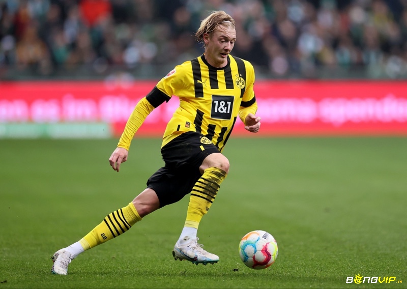 Julian Brandt góp mặt trong top tiền vệ hay nhất Bundesliga với 15 kiến tạo và 74 cơ hội tạo ra
