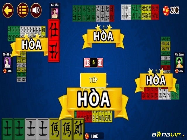 Giao diện một trò chơi bài tứ sắc online trên điện thoại thông minh, với hình ảnh đồ họa sống động và bảng điểm tương tác.