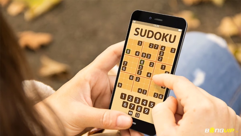 Sudoku - game giải đố liên quan đến quy tắc sắp xếp các con số, thu hút người chơi mọi lứa tuổi.