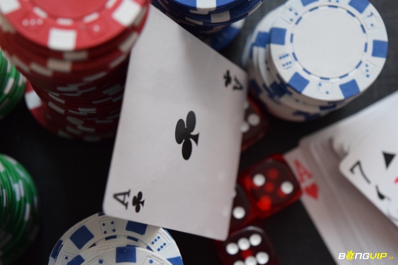 Những ưu điểm và hạn chế trong game bài Poker 3 lá mà anh em nên biết trước khi trải nghiệm