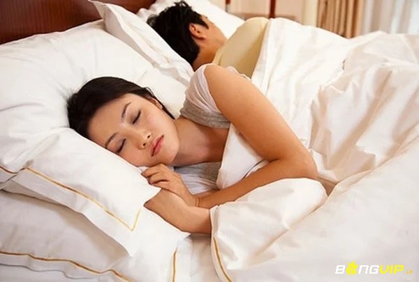 Giấc mơ tình dục thường là cách não bộ giải phóng những ham muốn bị kìm nén trong cuộc sống hàng ngày