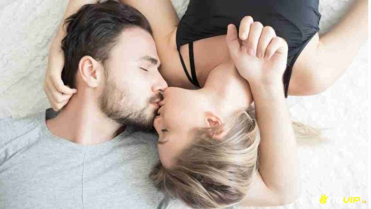 Một trong những sai lầm phổ biến khi giải mã giấc mơ tình dục là diễn giải quá đen trắng
