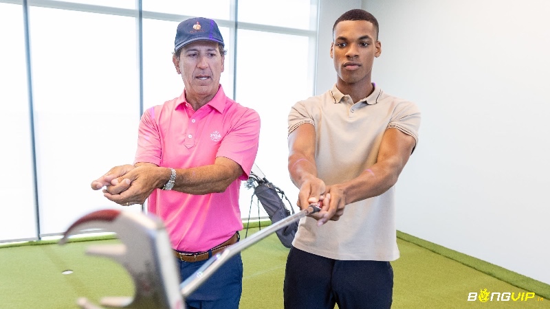 Ngành golf mở ra nhiều cơ hội nghề nghiệp như huấn luyện, thiết kế sân, quản lý hoặc truyền thông chuyên ngành.