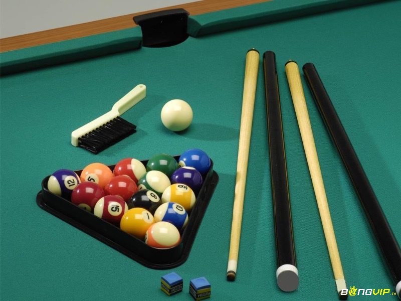 Người mới bắt đầu nên tiếp cận billiard qua các luật billiard đơn giản và thực hành thực tế để dễ nắm bắt.