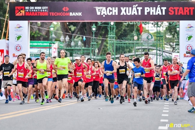 Hệ thống biển báo và điểm kiểm soát giúp đảm bảo tính chính xác và minh bạch cho cuộc đua.
