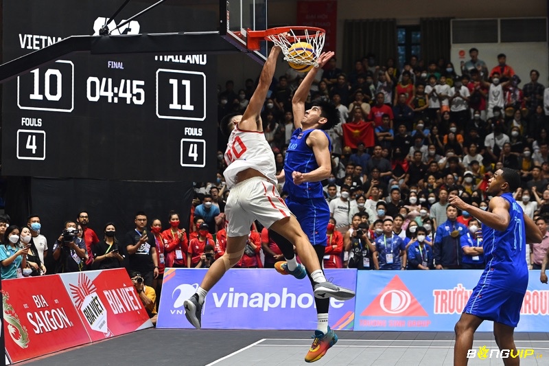 Sở hữu vận động viên bóng rổ cao nhất giúp đội bóng tận dụng tối đa lợi thế chiến thuật ở cả tấn công lẫn phòng thủ gần rổ