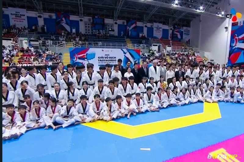 Luật taekwondo quốc tế được chia thành bốn phần nhằm đảm bảo an toàn và công bằng tuyệt đối cho VĐV