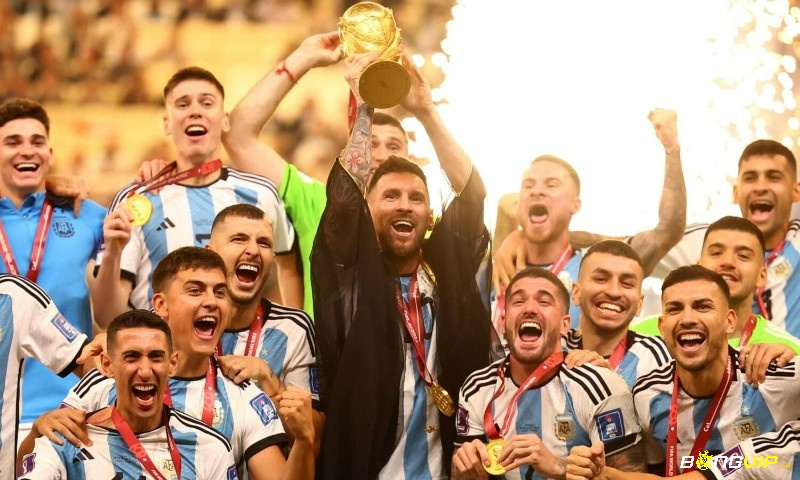 Messi – nghệ sĩ sân cỏ với phép màu từ đôi chân trái