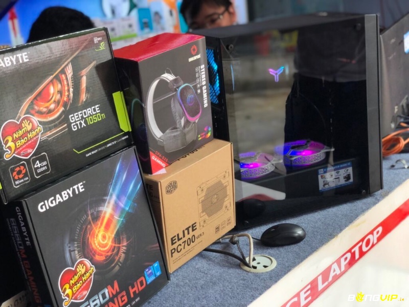 Cấu hình PC chơi game ráp sẵn mang lại sự tiện lợi, bảo hành trọn gói và hỗ trợ kỹ thuật chuyên nghiệp.
