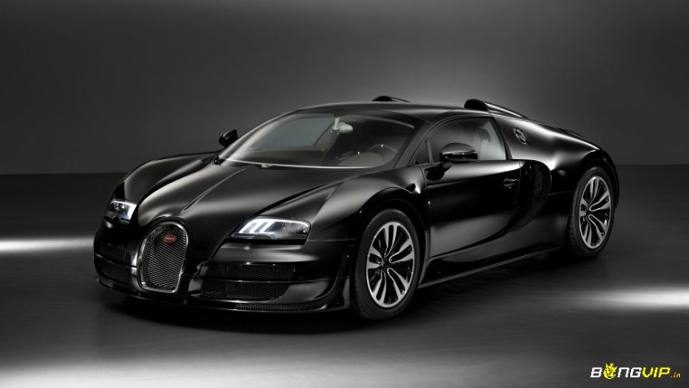 Giấc mơ thấy ô tô màu đen phản ánh con đường bạn đang theo đuổi vẫn chưa rõ ràng