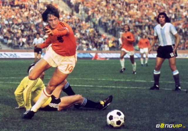 Johan Cruyff huyền thoại bóng đá tổng lực Hà Lan
