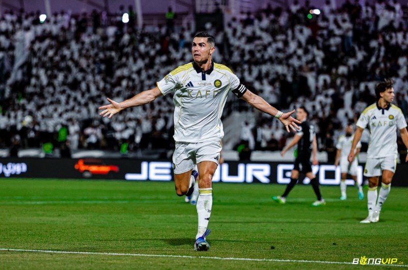 Cristiano Ronaldo cầu thủ ghi bàn vĩ đại trong lịch sử bóng đá