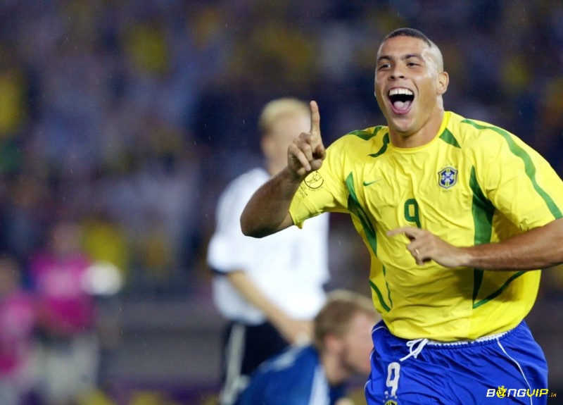 Ronaldo Nazário là mẫu tiền đạo kết hợp tốc độ, sức mạnh và kỹ thuật