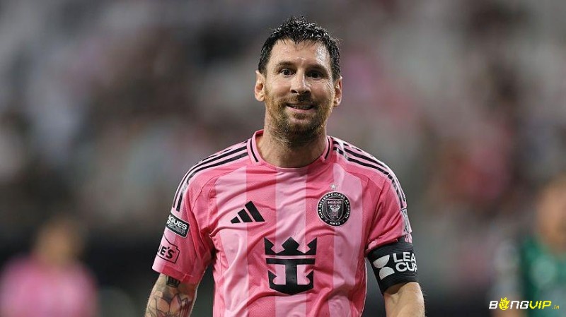 Lionel Messi kết hợp khả năng săn bàn với tầm ảnh hưởng toàn diện